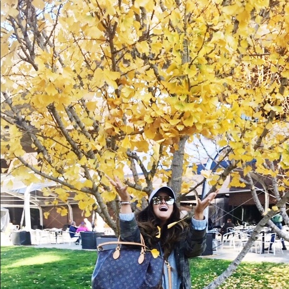 Meet your Posher, Lizzie - Picture 1 of 1